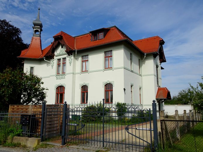 Modernisierte Jugendstilvilla – Ansicht von Osten