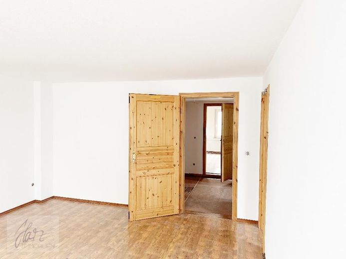 ***VIEL PLATZ &amp; BESONDERER WOHNCHARAKTER - 6-ZIMMER-MAISONETTE MIT KAMIN*** ab demnächst zu vermieten – Schlafzimmer 2 - untere Wohnebene