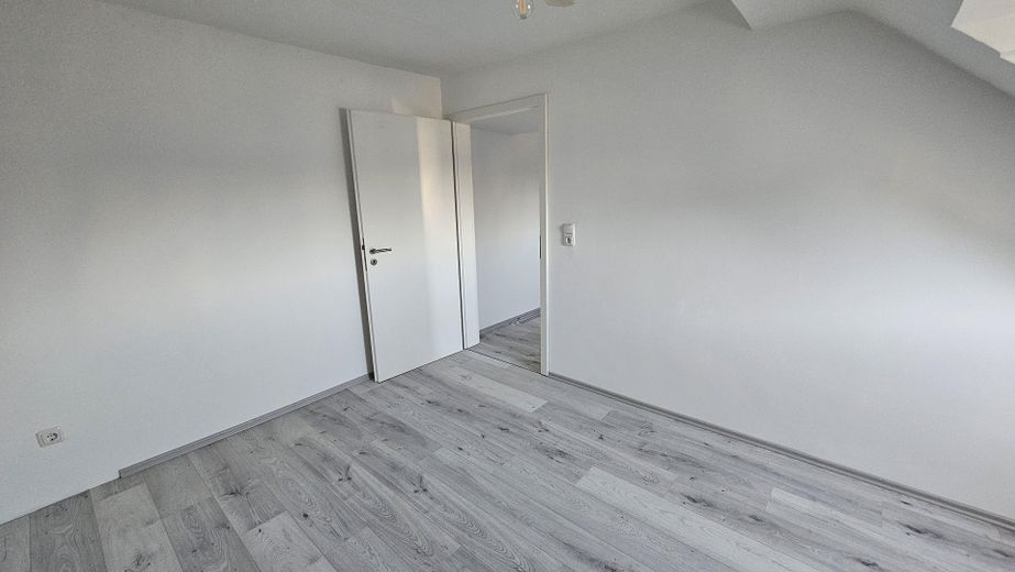 ZENTRUM ALSDORF,SEHR SCHÖNE ca. 63 m2 DACHGESCHOSS WOHNUNG ZU VERMIETEN – Foto 5