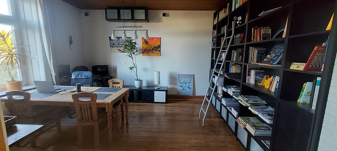 Spaziosa villa storica nel centro di Burg auf Fehmarn – pompa di calore, giardino e utilizzo flessibile – Ess-/ Arbeitszimmer oben