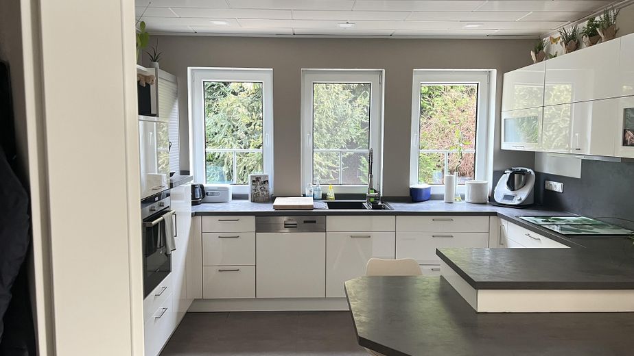Einfamilienwohnhaus mit Doppelgarage und großem Garten - Privatverkauf – Küche
