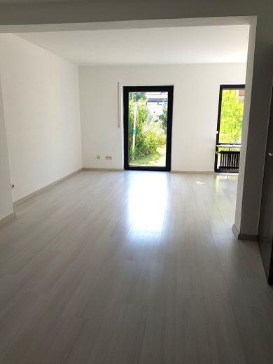 Casa a schiera centrale tranquilla a Neukeferloh - 5 locali + locale hobby + garage – Wohnen