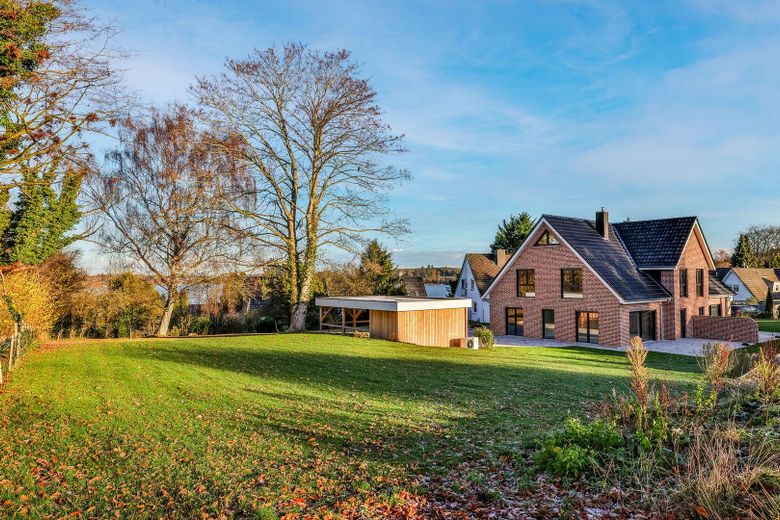 Neubau-Doppelhäuser in Scharbeutz-Klingberg – Traumlage am See, nur wenige Minuten zur Ostsee! – Garten mit Seeblick