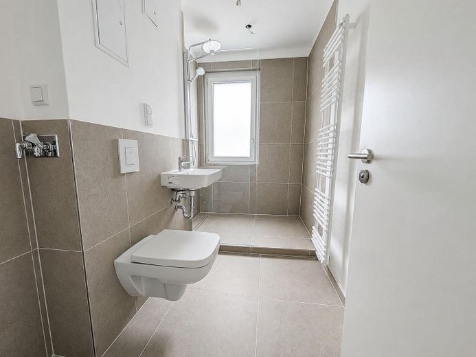Apartamento de 2 habitaciones en Berlín-Lichtenrade – ¡sin comisión de agencia inmobiliaria! – Bad