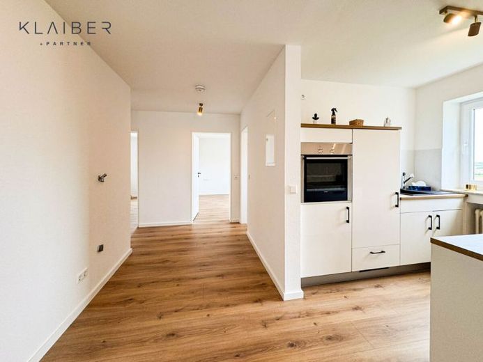 ***Alles neu !!! Schöne 74 m² Wohnung mit Balkon in ruhiger Lage mit Aussicht von Heubach*** – फोटो 1