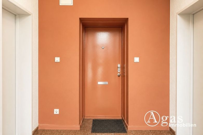 Kompakt, gepflegt, bezugsfrei! 1-Zimmer-Wohnung in Berlin-Wilmersdorf – Wohnungseingang