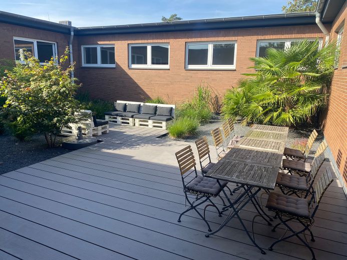 Selbstgenutzt oder vermietet - Gewerbeimmobilie in Coesfeld – Relaxzone im Innenhof 