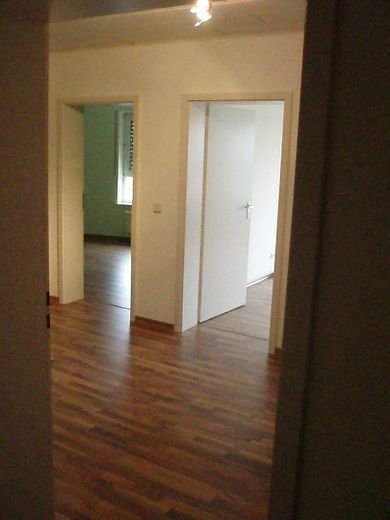 KIST'in kalbinde, 88 m², büyük, aydınlık 3 odalı daire, özel kiralık – Flur