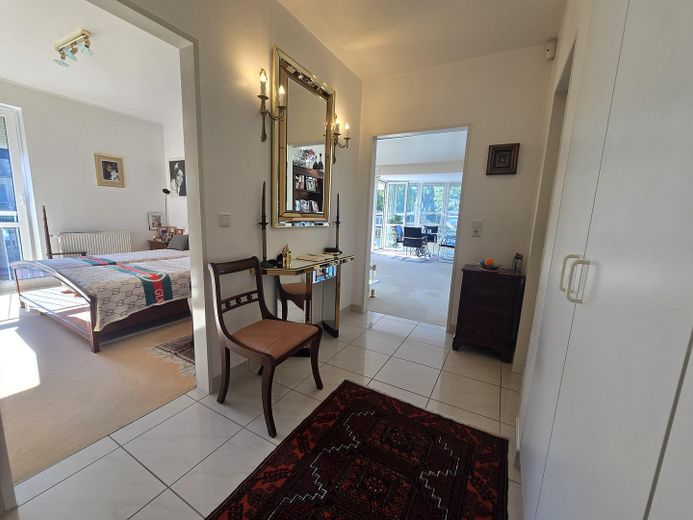 Appartement lumineux de 2 pièces à l’étage avec grand balcon et place de parking en sous-sol – Photo 6