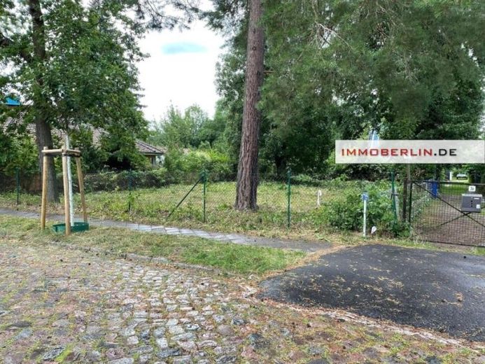 IMMOBERLIN.DE - Toplage im Ortszentrum! Baugrundstück in idealer Südwestausrichtung – Foto 1