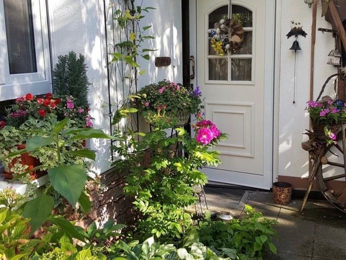 Erdgeschossperle: 4-ZKB mit Garten – Foto 1