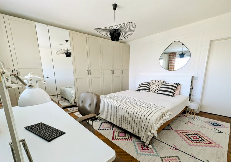 **Provisionsfrei: Komplett renovierte 4-Zi. Wohnung mit Balkon bei München (Haar)** – Elternschlafzimmer1