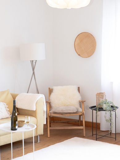 Sehr schöne helle Wohnung in Bestlage – Wohnzimmer Detail 2