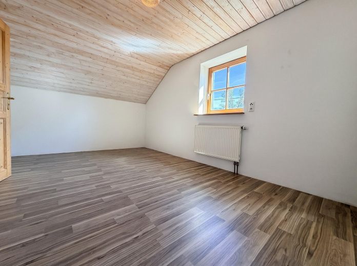 Casa adosada de 6 habitaciones con jardín, balcón orientado al sur y garaje en Germaringen – 2. OG: Schlafzimmer