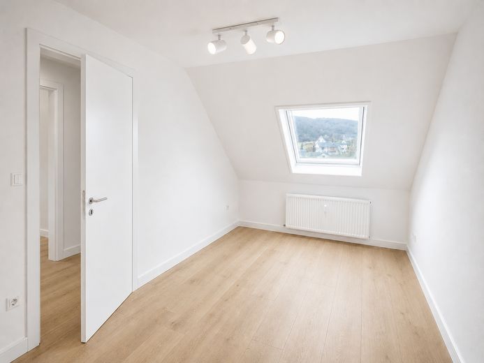 3-Zimmer | Hell | Erstbezug | Neue EBK | Stellplatz – Büro/Kinderzimmer - Visualis.