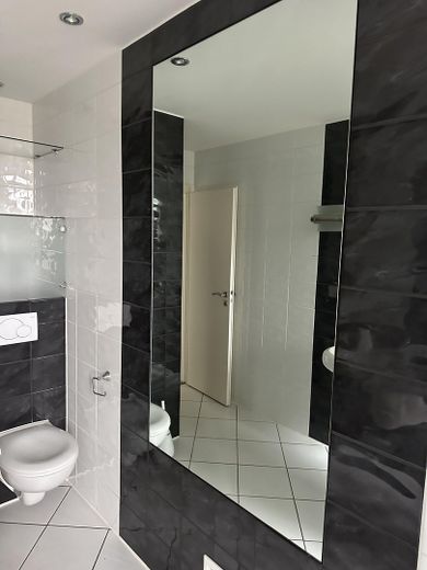 Schöne, gut geschnittene 2. Zi. Wohnung mit großem Balkon und EBK – Foto 4