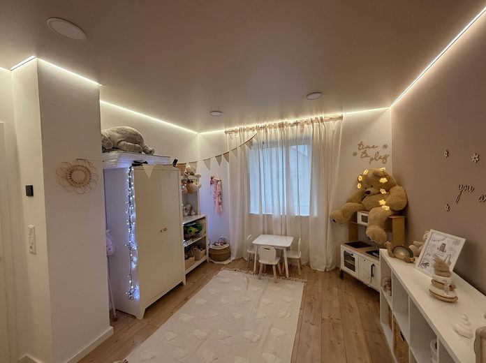 Luxus-Reihenendhaus | 225 m² | Kernsaniert 2025 | Klasse A+ | PV + Swim Spa – Kinderzimmer 3 OG