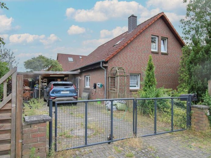 Solides Einfamilienhaus in gefragter Lage von Martfeld – Foto 1