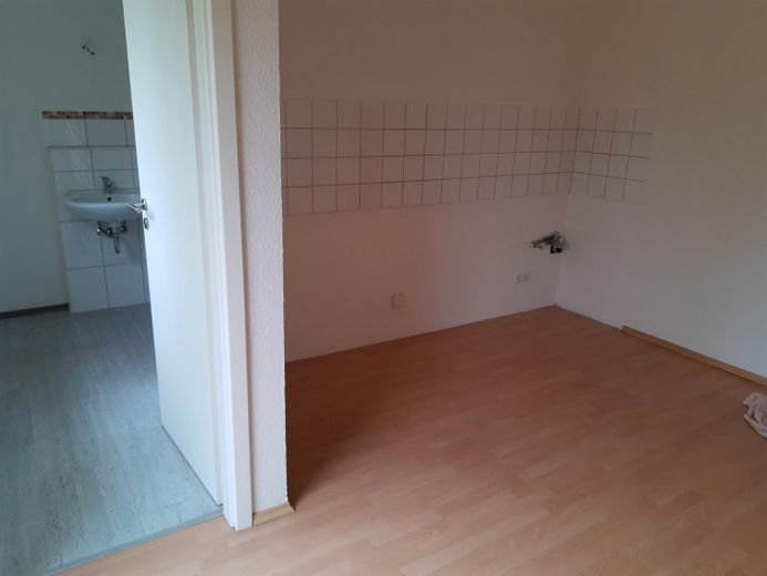 Schöne 2-Zimmerwohnung mit Balkon,Dusche,Stellplatz, neu zu vermieten – Küche