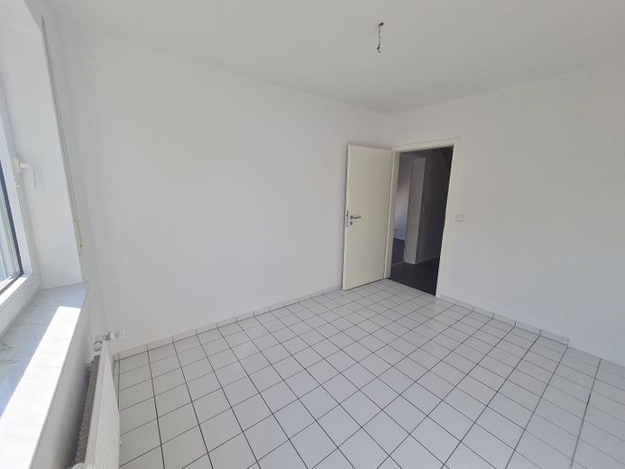 Schöne und helle 2 Zimmer Dachgeschosswohnung ab dem 01.09.26 – Küche