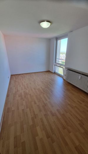 Wohnung mit grandioser Aussicht im 8.OG zu verkaufen – Schlafzimmer 1