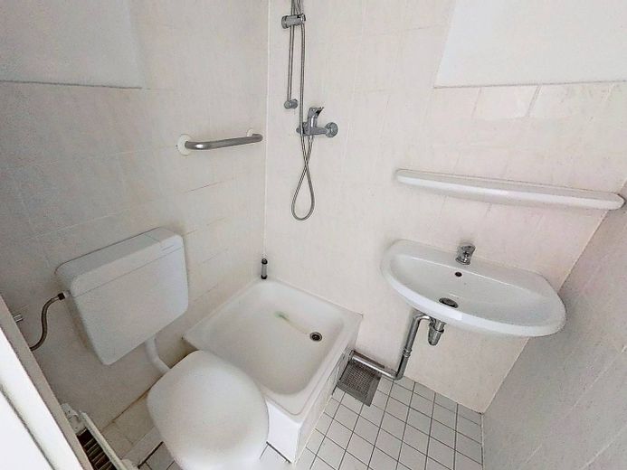 Komfort für Singles: Modernes 1-Zimmer-Apartment mit EBK und BALKON – Bad