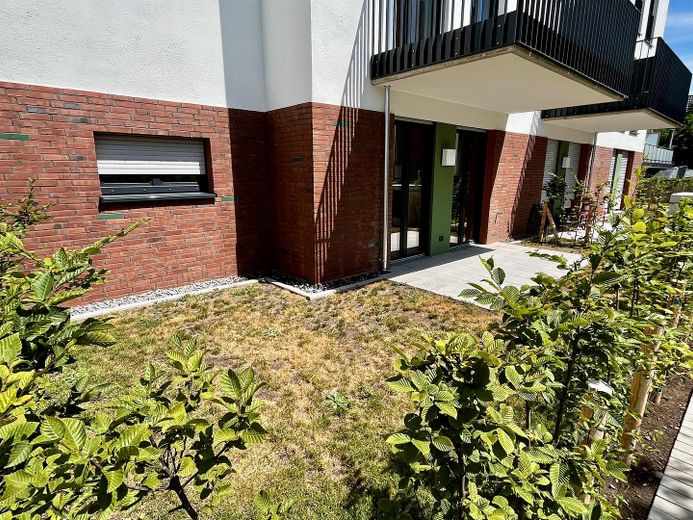 Frechen’de ilk kullanım: Bahçeli ve yüksek kaliteli donanıma sahip modern 3 odalı daire – Garten