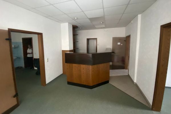 Praxis/Büro im Zentrum von Werdau - barrierefrei - separater Zugang - STP