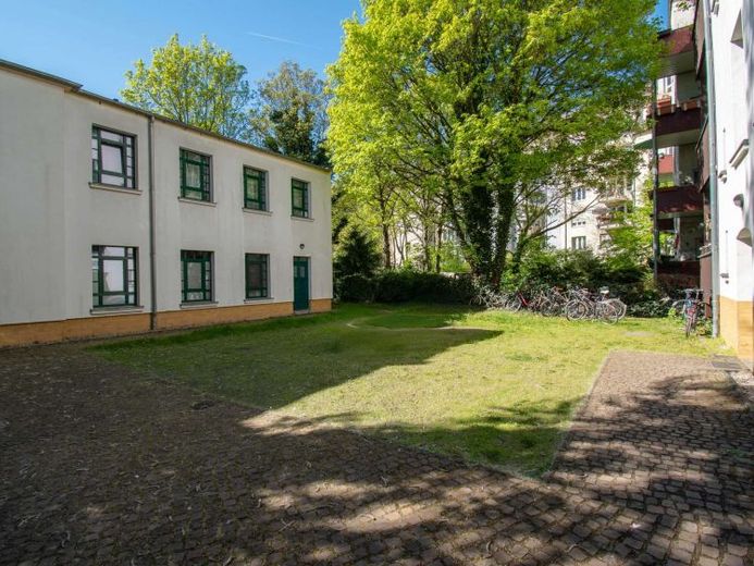 KONTINUITÄT GEFRAGT | Langfristig vermietete 2-Raum-Wohnung mit Entwicklungspotenzial – Foto 1