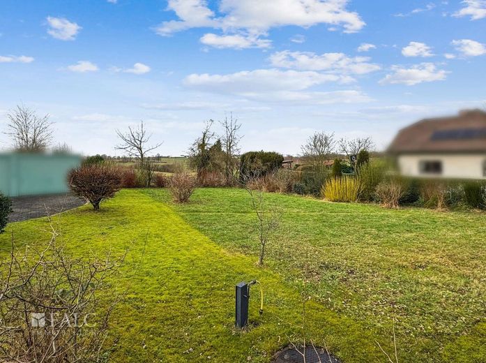 Großes Baugrundstück in idyllischer Lage - Perfekt für Ihr Traumhaus mit unverbaubarer Fernsicht – Grundstück seitlich