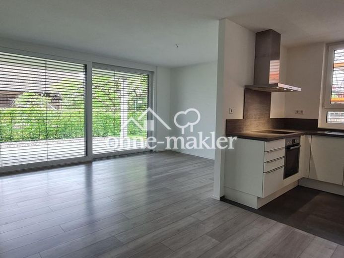 moderne 3,5 Zimmerwohnung 1.OG mit Lift, EBK und überdachtem Balkon – Photo 2