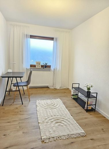 Büro oder Kinderzimmer 1