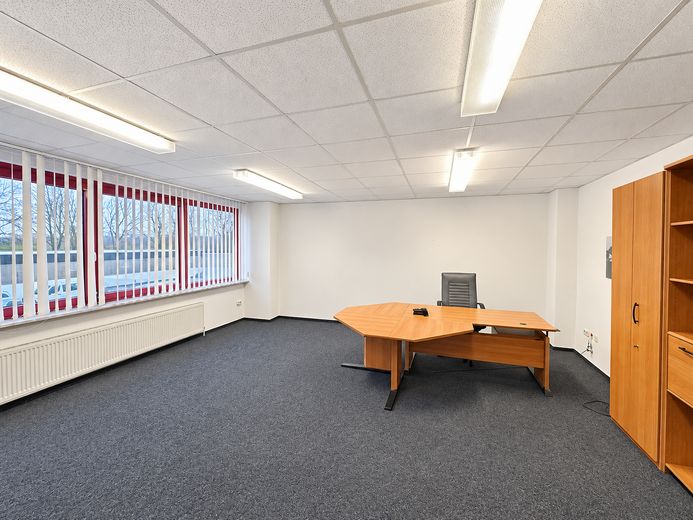 Ca. 1.700 m² Gewerbe-/Lagerfläche in Braunschweig-Stöckheim – befristet zu vermieten – Büro