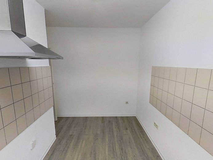 Perfekt für Paare oder eine kleine Familie: Gemütliche 3-Zimmer-Wohnung mit BALKON – Ansicht II: Küche