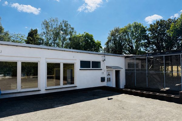 Bureau, entrepôt et espaces extérieurs à Dortmund-Mengede – combinaison flexible