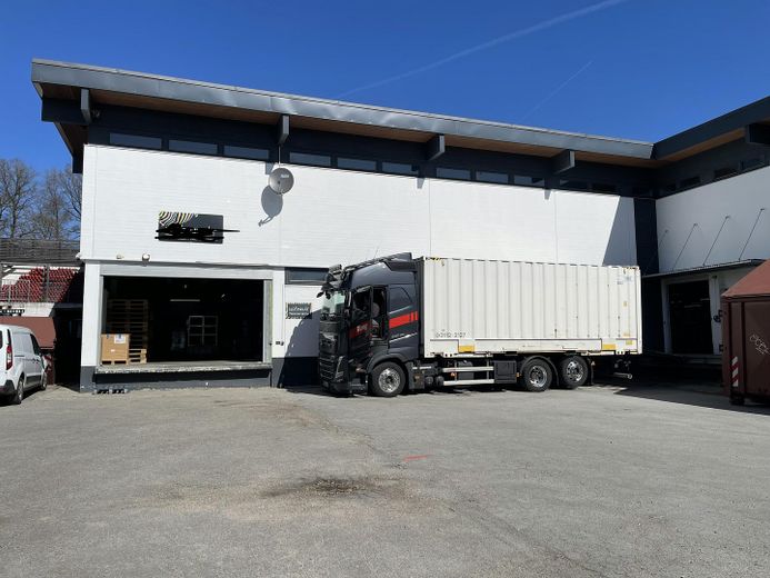 Superfici di magazzino e ufficio riscaldabili in affitto a Eggenfelden -1096qm – Photo 39
