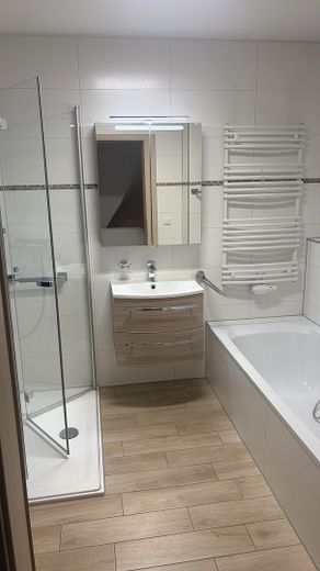 Ready to move in - familienfreundliches  Reihenmittelhaus mit angelegtem Garten, modernisiert – Photo 12