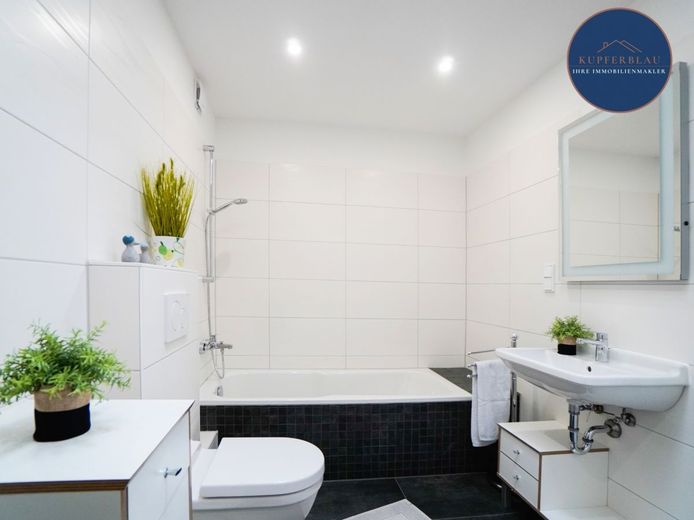 Sanierter Bungalow mit traumhaftem Garten in ruhiger Lage in Rheinbach-Stadt – Badezimmer
