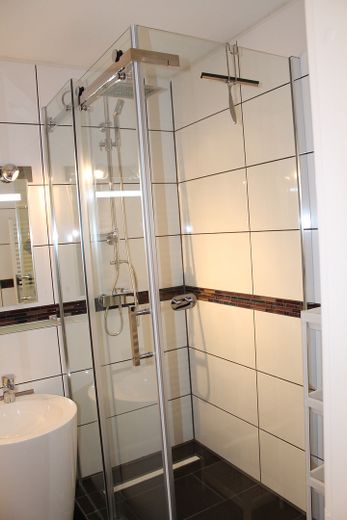 apartamento amueblado de 1 habitación con terraza soleada en ubicación céntrica – Foto 10