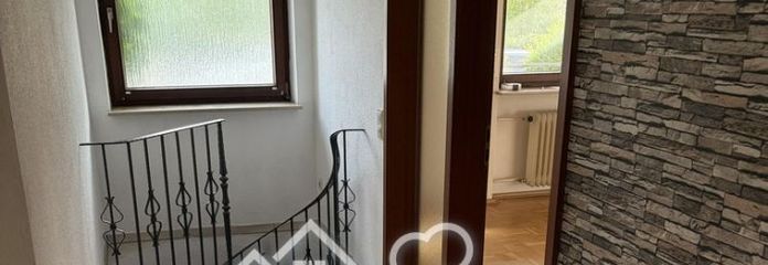 Attraktive Maisonette mit Südbalkon, zwei komplett renovierten Bädern und neuer Küche in Brühl