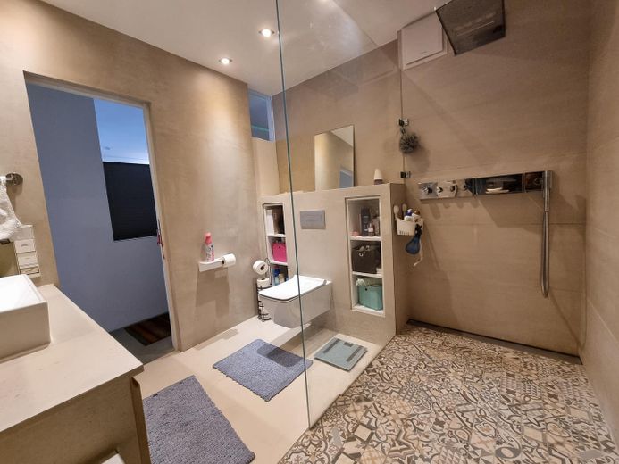 Schöne Wohnung in Innenstadtlage – Bad (groß)
