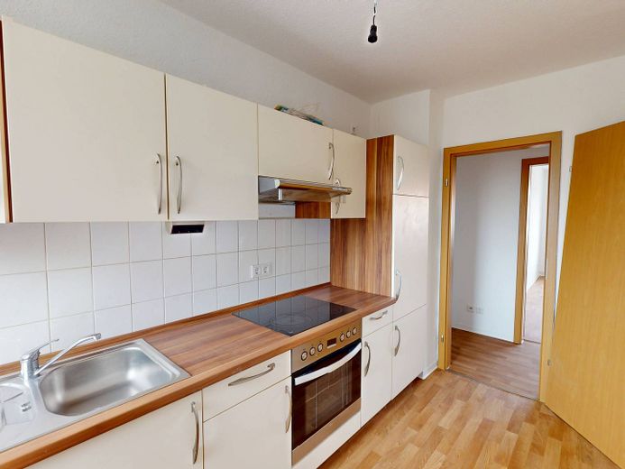 Your new feel-good home: Bright 3-room apartment with fitted kitchen and bathtub – Ansicht II: Küche