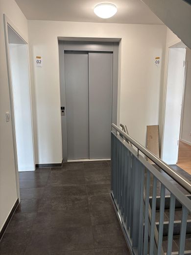 Exklusive - Neubau - Ferienwohnung mit Meerblick – Treppenhaus