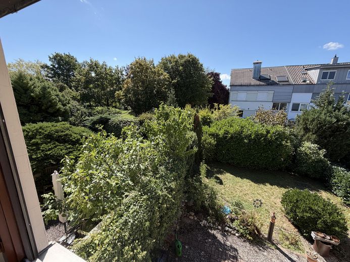 No commission! Prime location! Terraced house with expansion potential, energy rating B – Blick aus dem Obergeschoss 