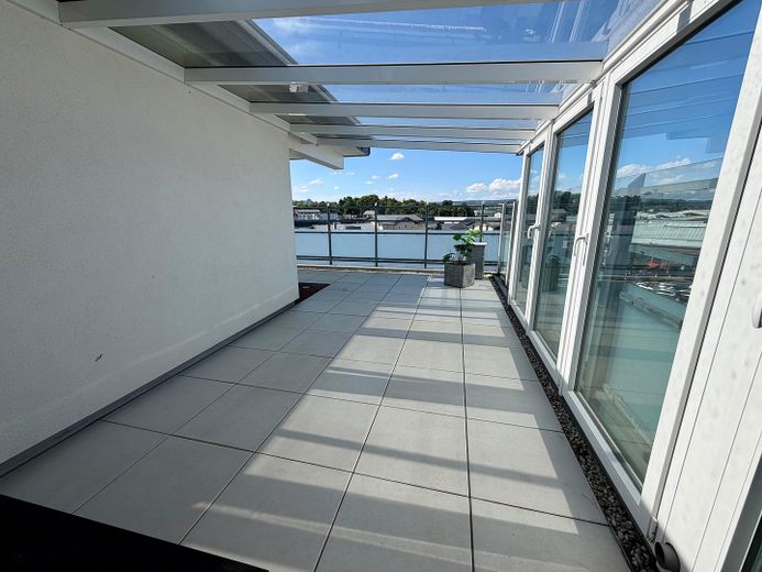 Limburg şehir merkezinde lüks penthouse – 196 m², katedral manzarası, whirlpool ve Gaggenau mutfak – Terrasse mit seitl. Verglasung