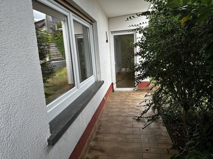 Balkon untere Wohnung Seite