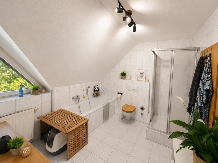 145m² Hausgefühl auf zwei Ebenen- 3 Schlafzimmer, 2 Bäder und 2 TG Stellplätze – großes Badezimmer
