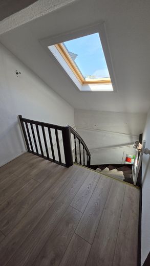 Casa a schiera modernizzata con fascino d’epoca e appartamento indipendente – Foto 24