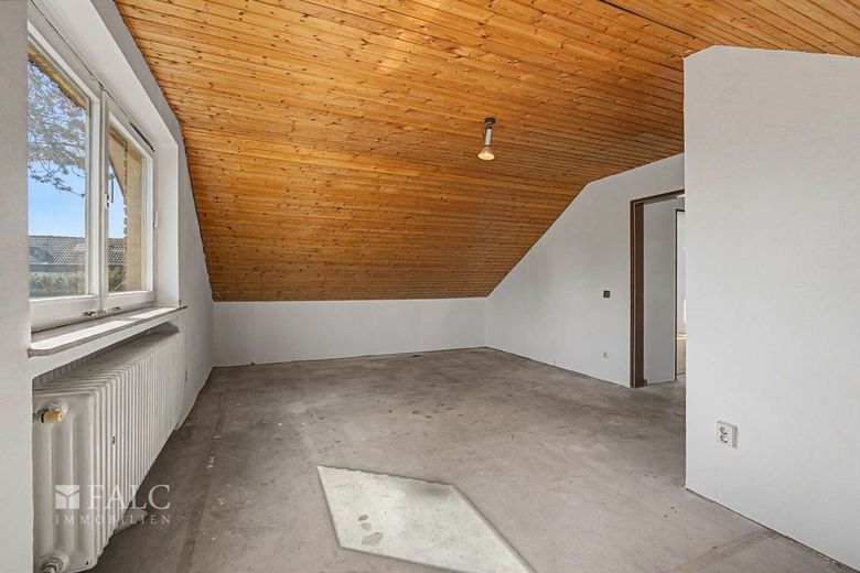 Wohnen mit Perspektive: Einfamilienhaus inklusive Einliegerwohnung auf 878 m² Sonnengrundstück – Elternschlafzimmer_DG