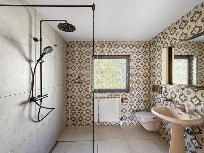 Heilbronn-Ost Bestlage: Architektenhaus mit Einliegerwohnung & Garten – Masterbad